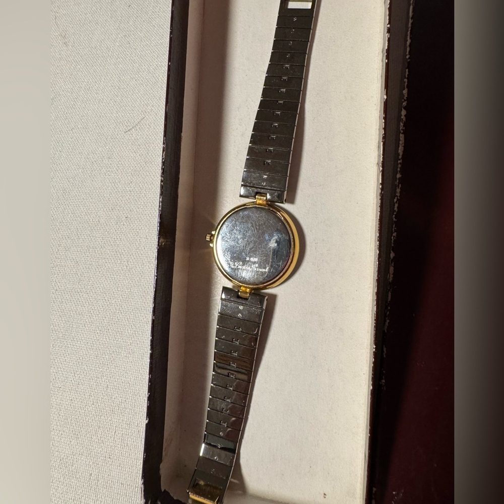 VTG LUCIEN PICCARD QUARTZ SWISS Ladies 5 Diamonds accent Gold tone watch - Picture 2 of 4